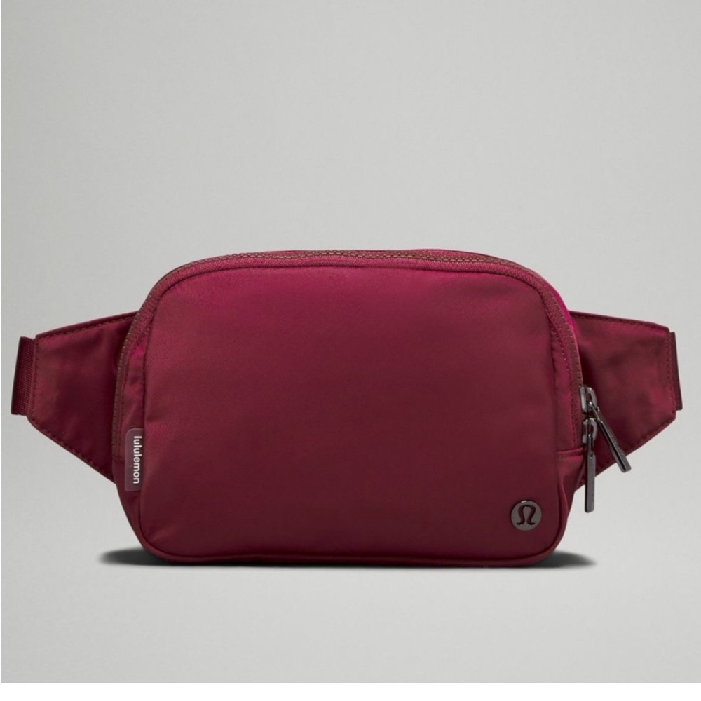 NWOT Lululemon Large everywhere belt bag 2L in wine berry
